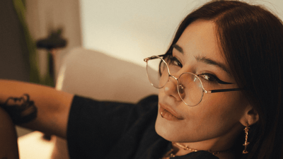 Castlecore ant raudonojo kilimo – kaip gotikinė estetika užkariauja mados pasaulį