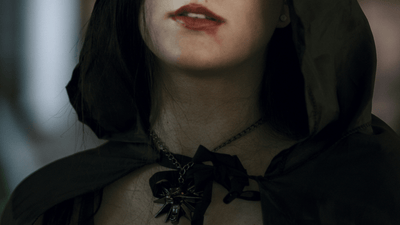 Gotikinės striukės su gobtuvu – stilius ir funkcionalumas šaltoms dienoms