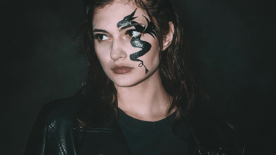 Gotiškos plačiakojės kelnės – sugrįžimas į 90-uosius